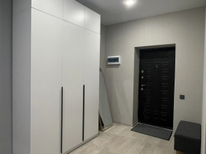 Квартира Просторная на Курсантов Кировцев