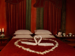 Отель Luxury House