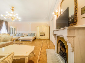 Квартира на Рубинштейна 4