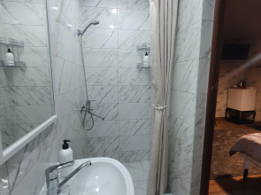 Отель Art House Hotel