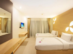 Отель Clarion Patong Beach