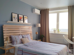 V Novom Dome s Zakrytoy Territoriey Flat