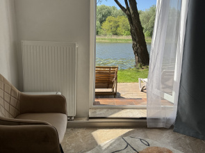 Na beregu Reki Living quarters