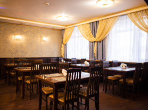 Отель Октябрьская*