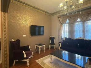 Апартаменты 3BR Flat Old Style 4AC Terrace, Metro