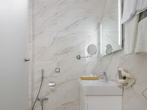 Отель Green Doors