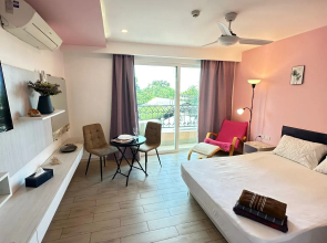 Seven Seas Resort C402 -Beautiful Studio in the Largest Condo on Jomtien Apartments