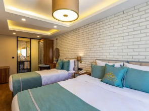 Отель Interstar