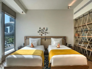 Отель 25hours Hotel Dubai One Central