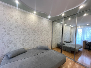 Квартира Двухкомнатная на Шило 192