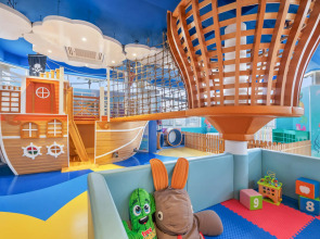 Курортный отель JA The Resort - JA Lake View