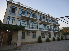 Golden City Hotel