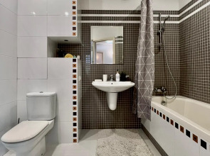 Апартаменты Уютная двухкомнатная квартира рядом с ЦУМом