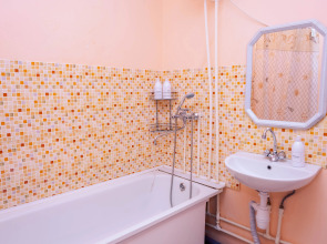 Апартаменты в Шаговой от УГНТУ Черниковка Мира 8