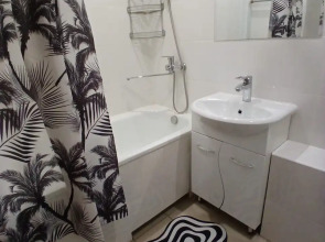 Апартаменты на Лазурной 13