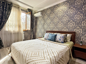 Ulitsa Sadyka Azimova 63 Flat