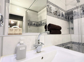 Апартаменты Шикарные трёхкомнатные в центре города вблизи Мамаева Кургана