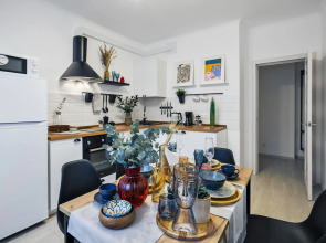 Great view 2-rooms Apartment 2 Min Walk to Raykin Plaza 2