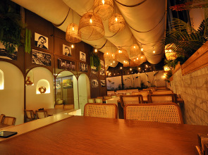 Отель Mic Royal