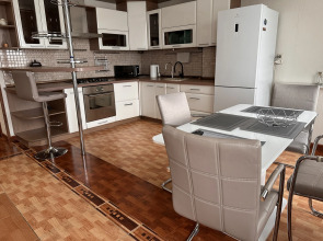 Квартира Трехкомнатная Каштановая аллея