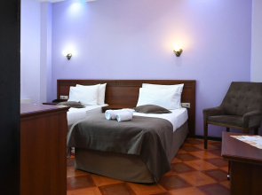 Отель Shine House