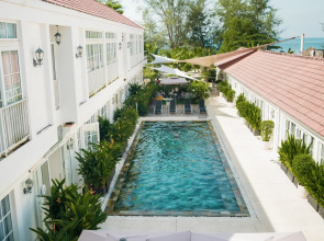 White Boutique Hotel & Residences