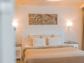 Отель Kimera Lounge