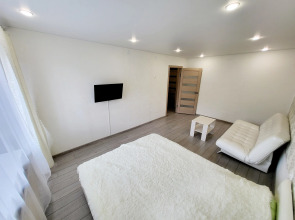 Апартаменты Б. Октябрьская 120