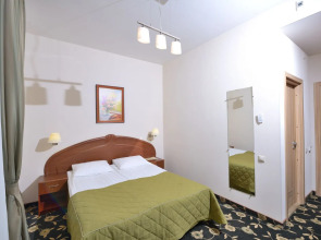 Отель Cronwell Inn Стремянная