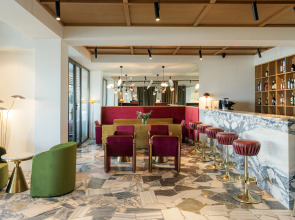 Отель Castor & Pollux