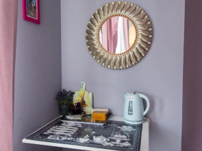 Гостевой дом Four Lions House (Фор Лайонс Хаус)