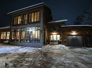 Kottedzh 3-kh Etazhny Private house