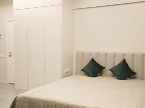 Апартаменты Buroshka Aparts С видом на город и дизайнерским ремонтом