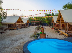 Глэмпинг Гости