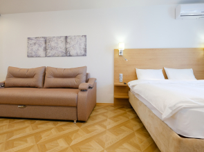 Апартаменты Петровские на Советской 90 №1