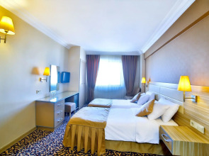 Hotel Grand Emin