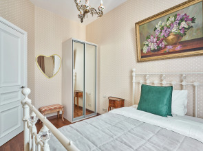 Апартаменты в Доходном доме на Патриарших прудах