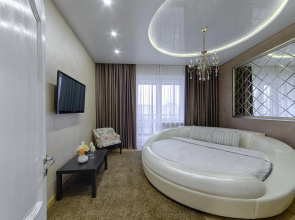 4-komnatnye HomeApart Kalvariyskaya, 16 Apartments
