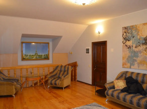 Частный Дом с Беседкой на Проспекте Дзержинского 25