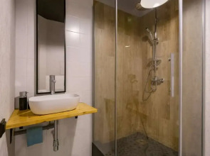 Апартаменты Студия Новая у Метро ЗИЛ