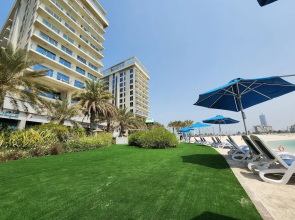 Glam & Family-Friendly 2-Br Duplex in Al Marjan Apartments