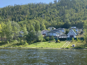 V Kottedzhnom Poselke Zolnoye Villadzh Na Beregu Volgi Private House