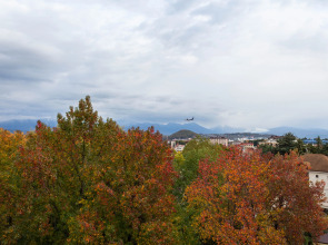 Квартира уникальная с двумя спальнями в 2х минутах от тц Мандарин