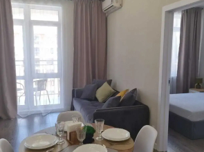 S Vidom Na Bacsejn V Zhk Kiparis 388 Flat