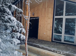 Uyutny S Vidom Na Les Private house