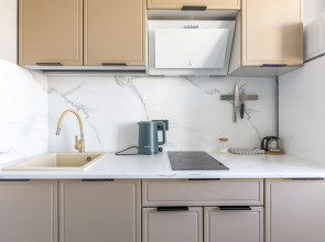 Квартира Уютная 2-к с Потрясающим Видом на Горы и Озеро