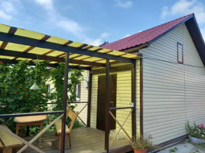 Uyutny S Dvumya Komnatami Private House