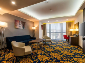 Отель Ramada and Suites by Wyndham Yerevan