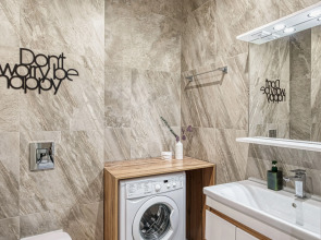 Апартаменты 36. Самый центр. Вид на город и горы. Идеально для командированных и туристов.