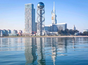 Апарт-отель на берегу моря, Porta Batumi Tower